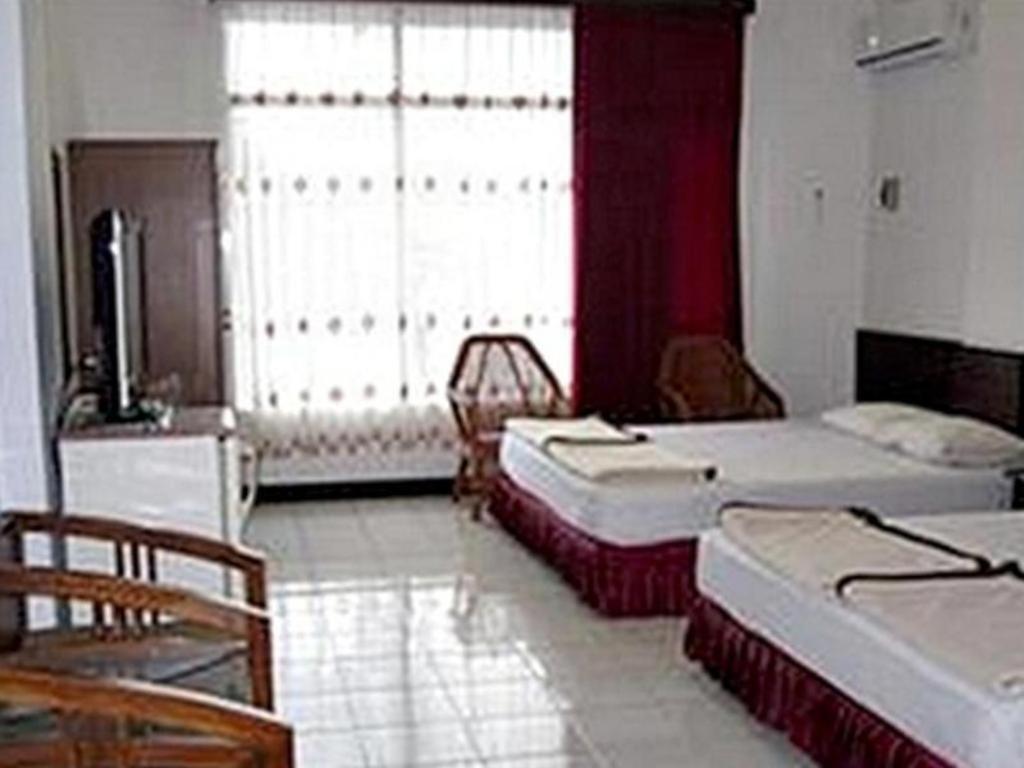 Hotel Santosa Malang Bagian luar foto