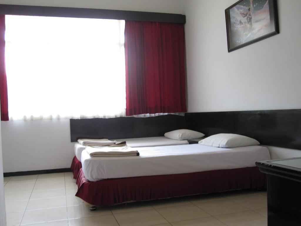 Hotel Santosa Malang Ruang foto
